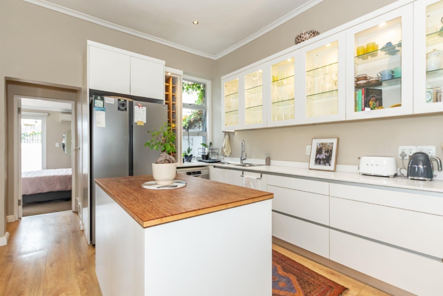 To Let 2 Bedroom Property for Rent in Sea Point Western Cape